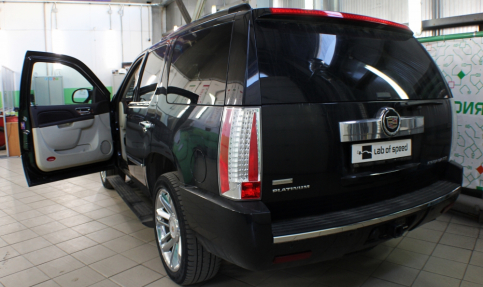 Cadillac Escalade III 6.2 2011